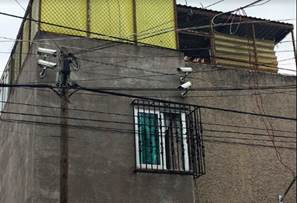 Manifestaciones urbanas y arquitectónicas: cámaras de vigilancia privadas y botón de auxilio